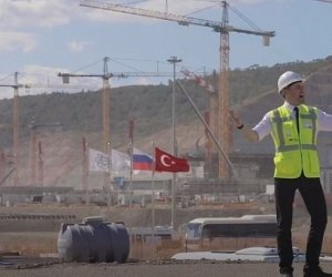 Akkuyu NGS işçilerinden Rusça şarkı