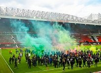 Manu-Liverpool maçı ertelendi