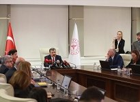 Bakan Koca'dan kapalı alanlar için maske uyarısı