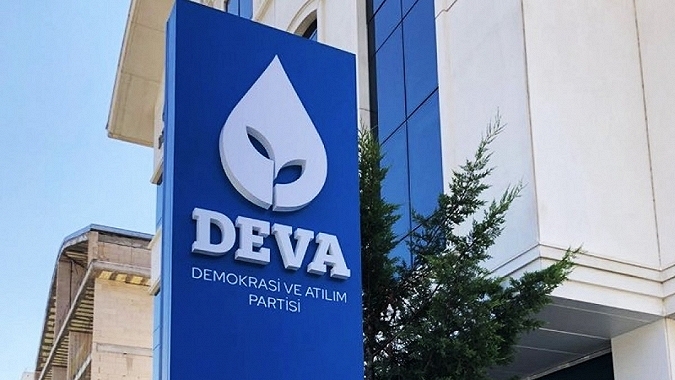 DEVA Partisi'nden Ümit Özdağ'a 'sahte afiş' tepkisi