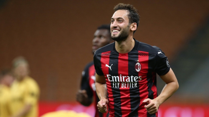 Milan'dan Hakan Çalhanoğlu'na yeni teklif