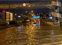 Trabzon'da Yoğun Yağış Hayatı Felç Etti