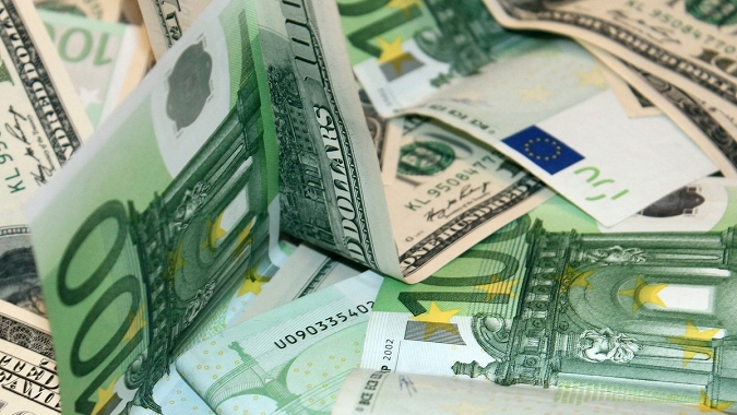 Dolar ve euroda ilk rakamlar