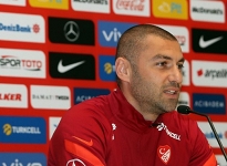 Burak Yılmaz futbolu bıraktı