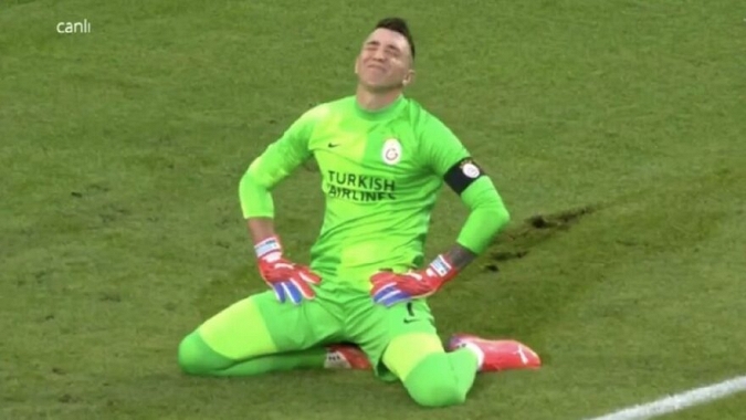 Galatasaray'da Muslera tartışma konusu oldu!