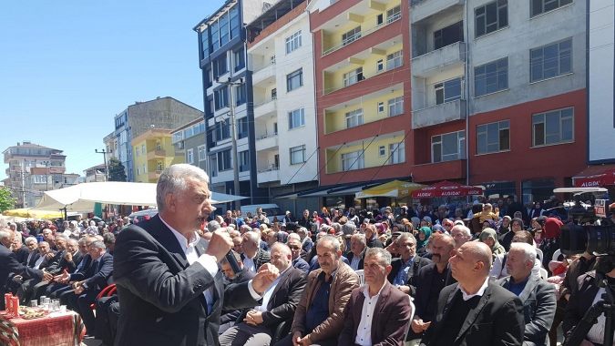 Vehbi Koç Araklı'da Ziyaretlerde Bulundu