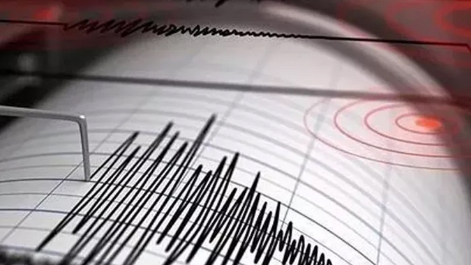 Ege Denizi'nde gece yarısı deprem
