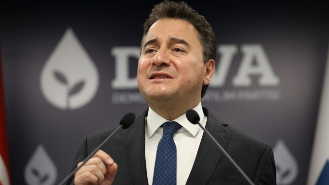 Babacan Alevilerin hedef alınmasını kınadı
