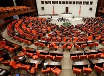 Yeni bakanlar Meclis'te