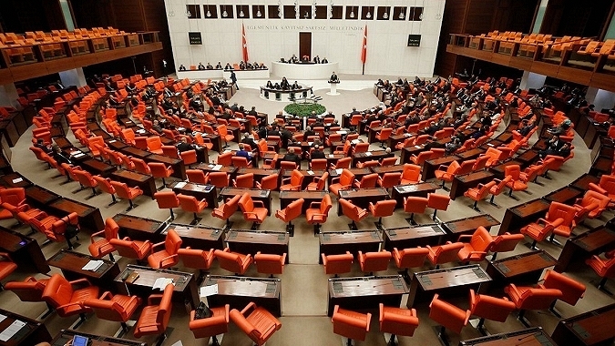 Yeni bakanlar Meclis'te
