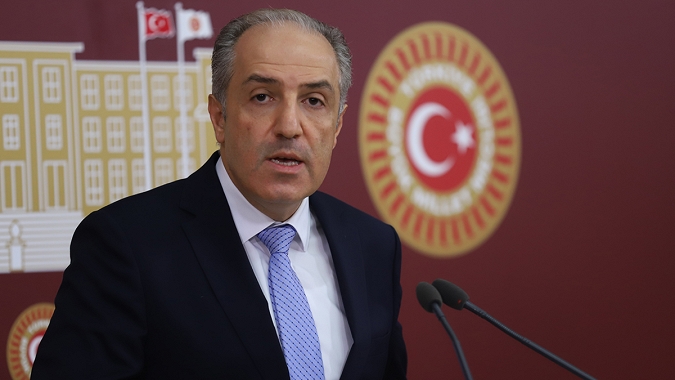 Yeneroğlu İktidara Yüklendi