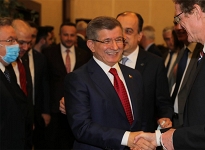 Davutoğlu, AB büyükelçileri ile iftar yaptı