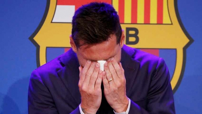 Messi, Barcelona'ya gözyaşlarıyla veda etti