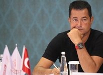 Acun iki Fenerbahçeli futbolcuyu Hull City kadrosuna kattı