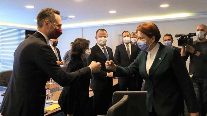 Meral Akşener, Patronlar Kulübü'yle görüştü