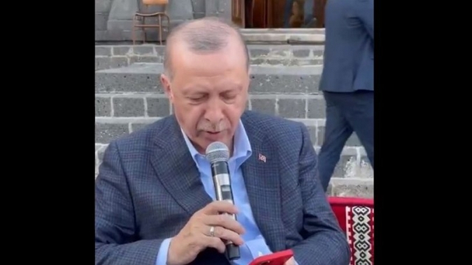 Cumhurbaşkanı Erdoğan'dan Türkü