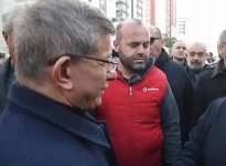Davutoğlu depremzedelerin isyanına kulak verdi