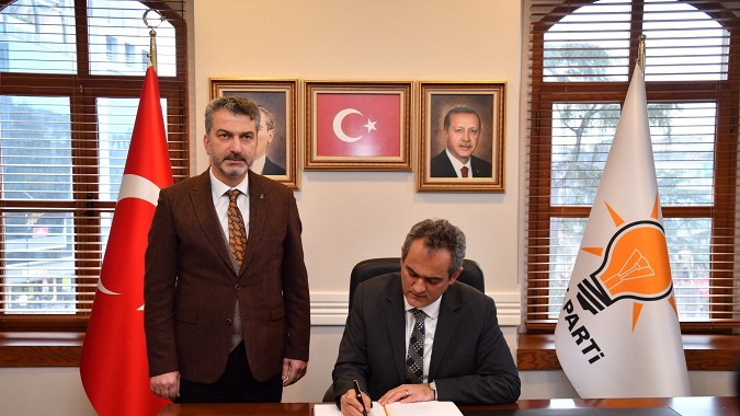 Mumcu'dan Bakan Özer'e yatırımlar için teşekkür