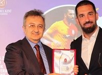 Arda Turan, yılın örnek alınan futbolcusu seçildi