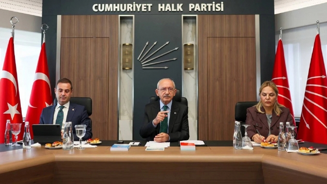 Kılıçdaroğlu partili milletvekilleriyle bir araya geldi
