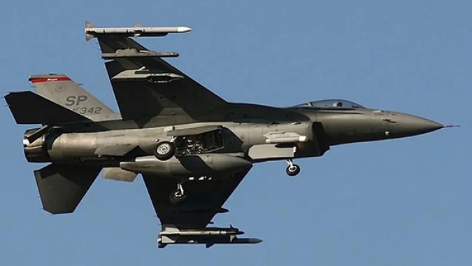 ABD F-16 savaş uçağı Güney Kore'de düştü
