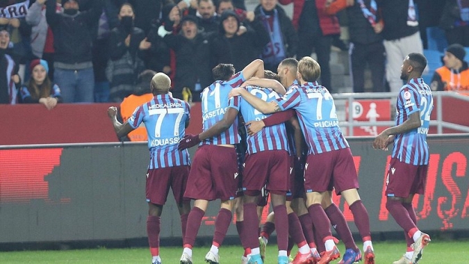 Trabzonspor Göztepe'yi Dörtledi