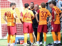 Galatasaray'da sürpriz ayrılık!