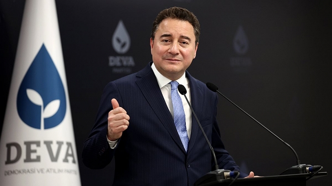 Ali Babacan'dan komünist gençlere 'Açık çek'