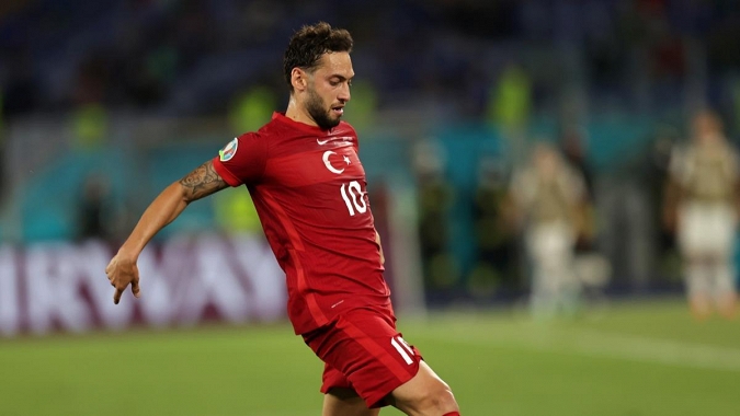 Hakan Çalhanoğlu'na sürpriz talip!