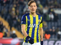 Mesut Özil Türkiye'de başka takıma imza attı