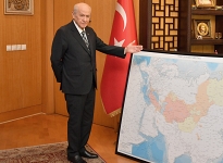 Bahçeli projesini yaptığı Türk dünyası haritasını tanıttı