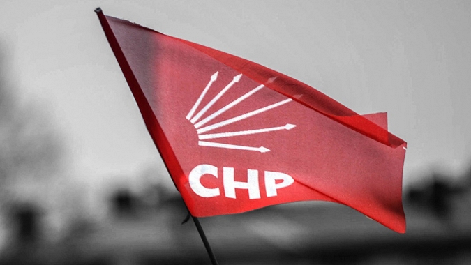 CHP'de Kılıçlar Çekildi