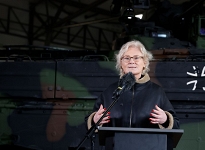 Almanya Savunma Bakanı Christine Lambrecht istifa etti
