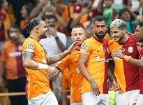 Galatasaray sahasında Samsunspor'u ağırlıyor
