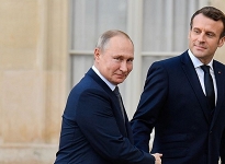 Macron'un hedefinde Rus petrolü var
