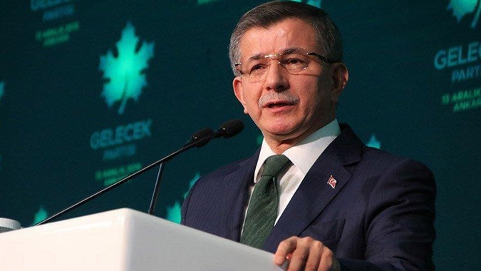 Davutoğlu Kanal İstanbul'u Eleştirdi