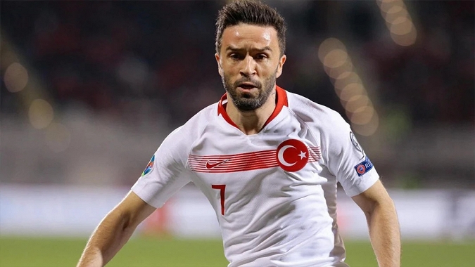 Gökhan Gönül futbolu bıraktı