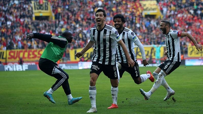 Beşiktaş Kayseri'de kolay kazandı
