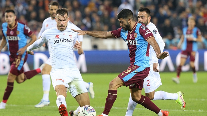 Trabzonspor Sivasspor'u tek golle geçti