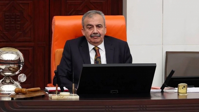 Sırrı Süreyya Önder hastaneye kaldırıldı
