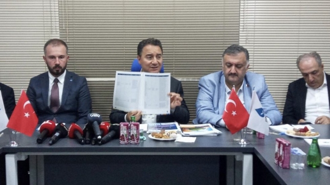 Ali Babacan Trabzon'da Basınla Buluştu