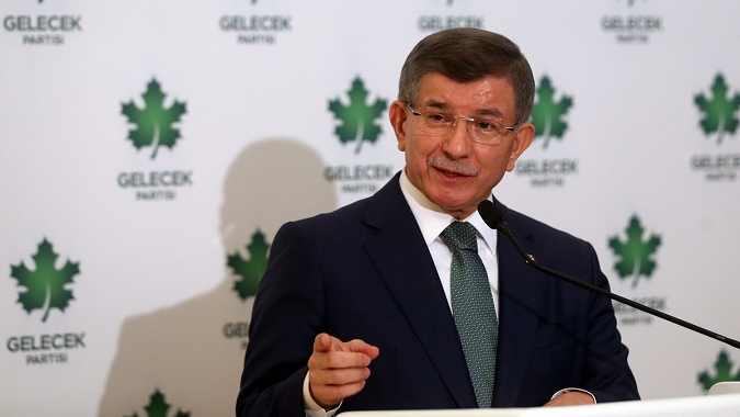 Davutoğlu'ndan kesinti kararına tepki