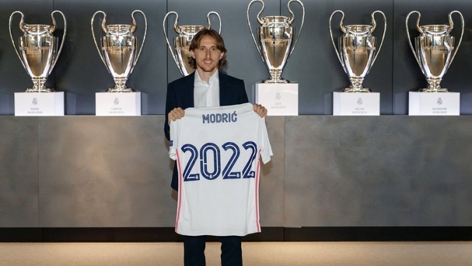 Modric'in sözleşmesini 1 yıl uzattı