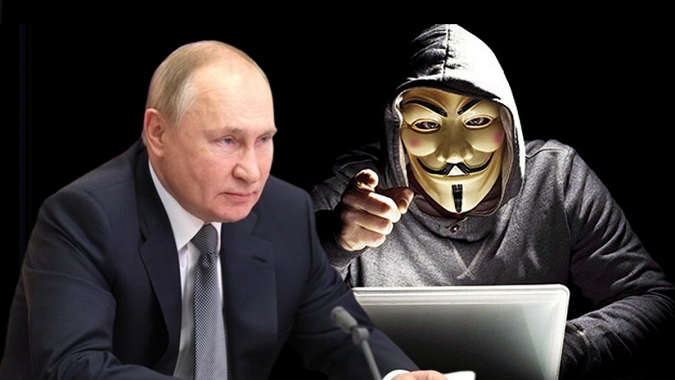 Anonymous Putin'i Tehdit Etti