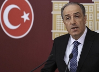 Yeneroğlu 'Adalet Bakanı harikalar diyarında yaşıyor'