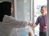 Büyükşehir Belediyesinin Ucuz Ekmek Satışı Başladı