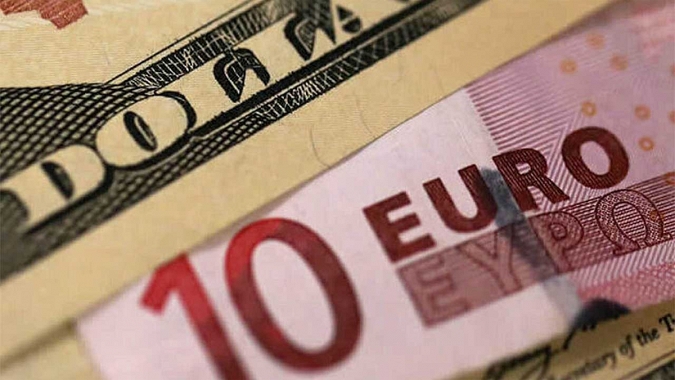 Dolar ve euro yeni haftaya nasıl başladı?