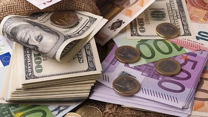 Dolar ve euroda yukarı yönlü seyir devam ediyor
