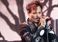 Johnny Depp'ten olay konser