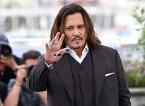 Johnny Depp, konserlerini erteledi